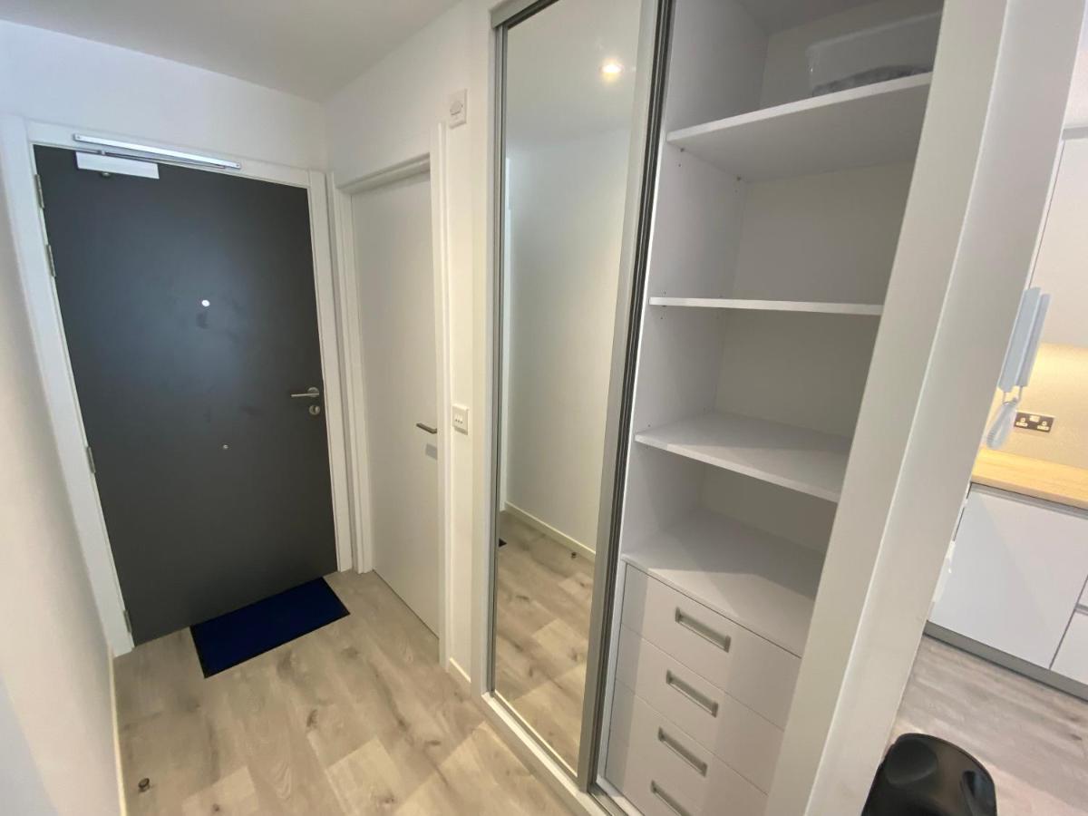 Modern Studio Apartment At The Hub Gibraltar Extérieur photo